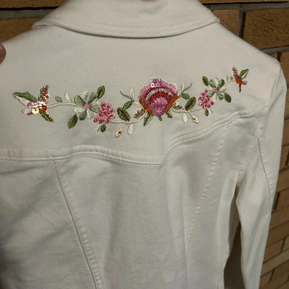 Kikit Jeans Jacket Womens Size Small White Floral Embroidered Cropped Denim